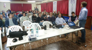Hernán Basualdo. Gerente de C.A.L.S. junto a productores ganaderos.