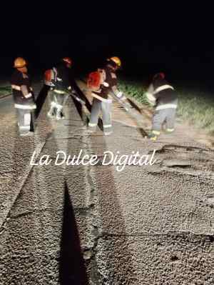 Gran cantidad de cereal en Ruta 86 debió ser quitado por Bomberos de La Dulce