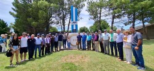 Merecido y conmovedor homenaje a Maxi Acosta