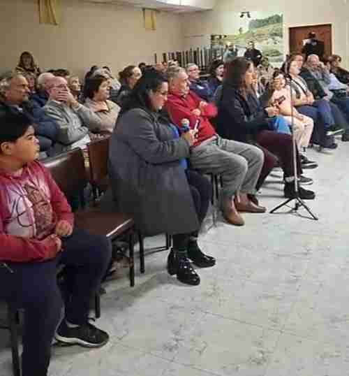 Reunión de vecinos por la problemática de salud en el distrito