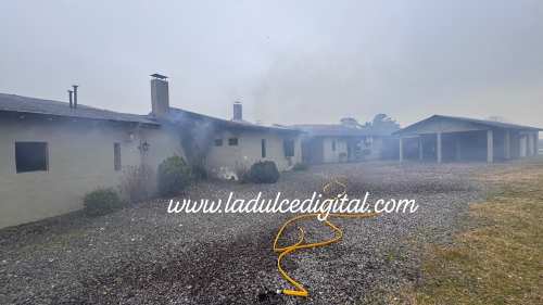 Devastador incendio en una vivienda en Estancia Alfaguara