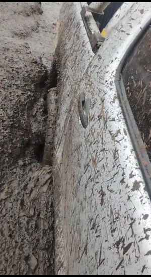 Caminos rurales detonados, vecinos desamparados
